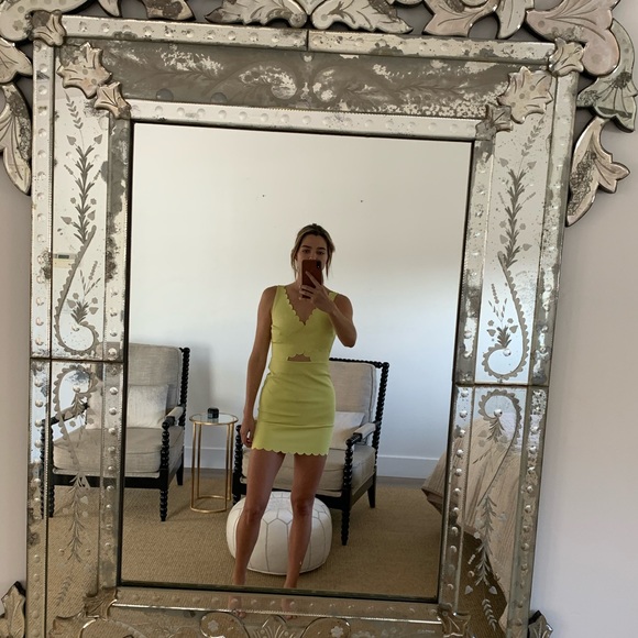 Bright yellow dress - Picture 5 of 5